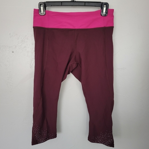 Lululemon Tight Stuff Womens 8 Two Tone Cropped Capris Workout Leggings Rasberry - Picture 1 of 6